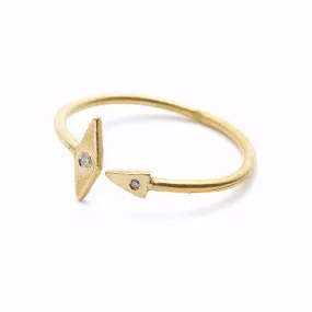 Inez Arrow Ring with Diamonds in 14kt yellow gold